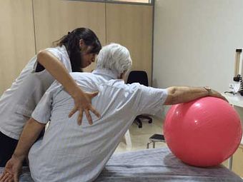 Atividades de fisioterapia em grupo ou individual