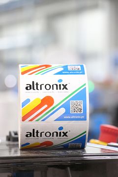 Altronix - Etiquetas e Identificação Automática