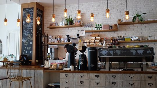 coffee-shop-1209863_150.jpg