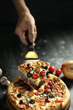 pizza-2589575_150.jpg