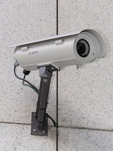 Instalação de sistemas eletrónicos de vigilância e segurança