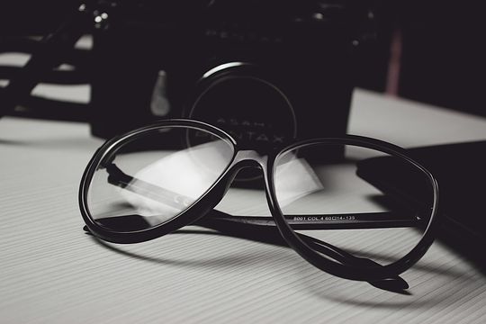 glasses-472027_150.jpg