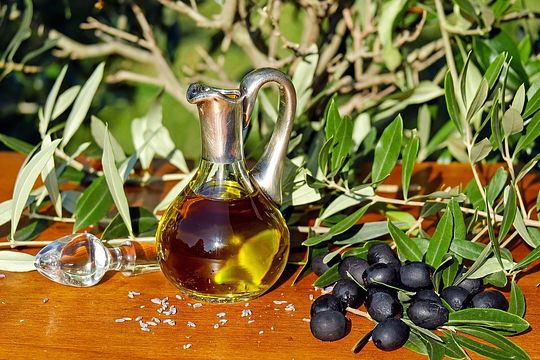 olive-oil-1596639_150.jpg