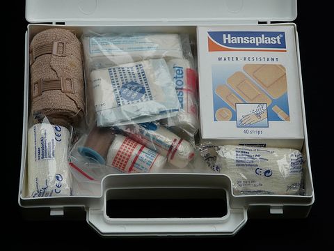 first-aid-kit-62643_150.jpg